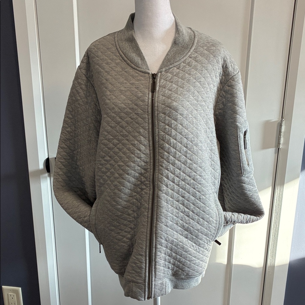 10 Tree Grey Quilted Jacket - size Large